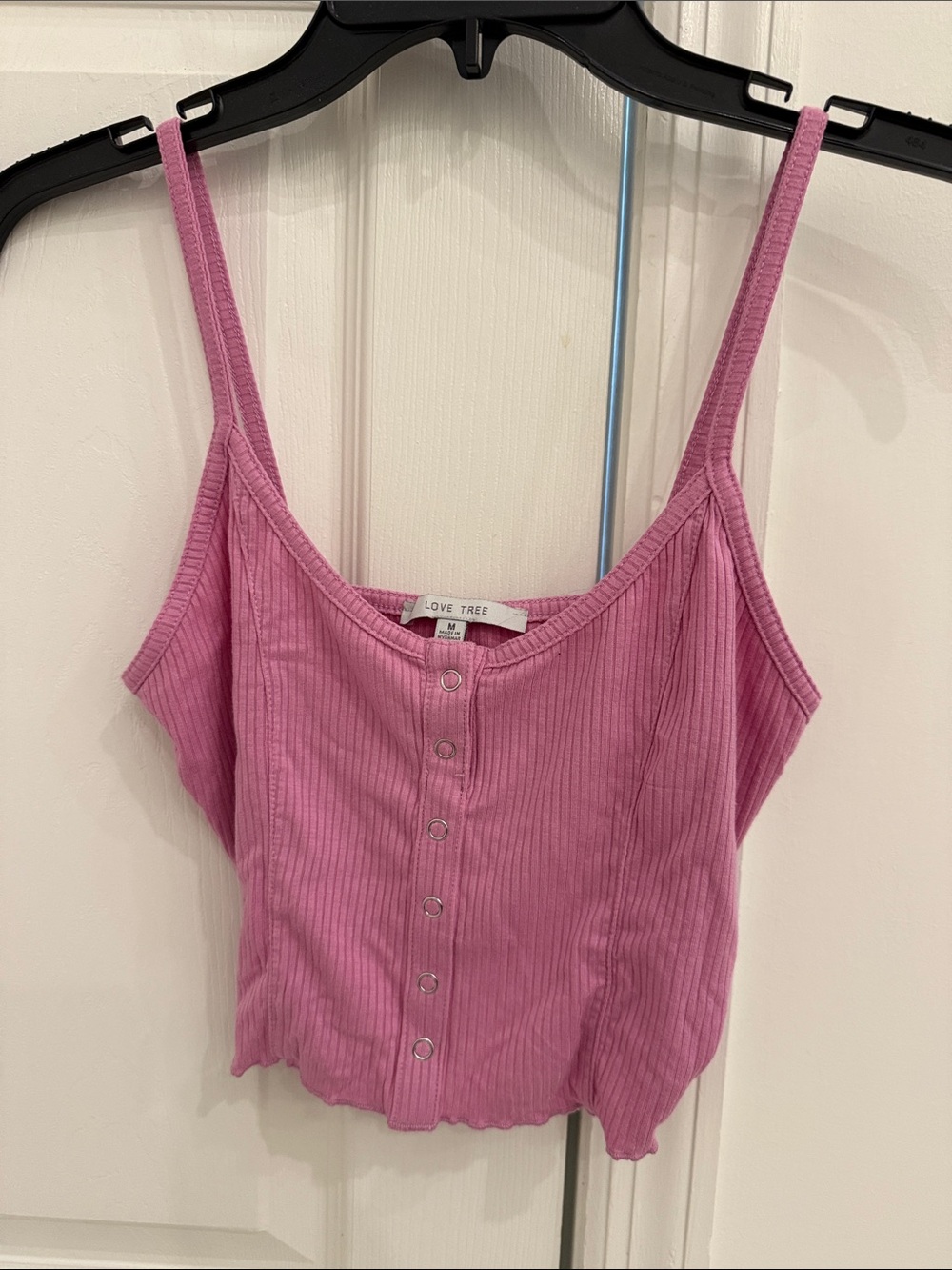 Love Tree Rose Pink cropped Ribbed Snap-Front Cami. Size Med